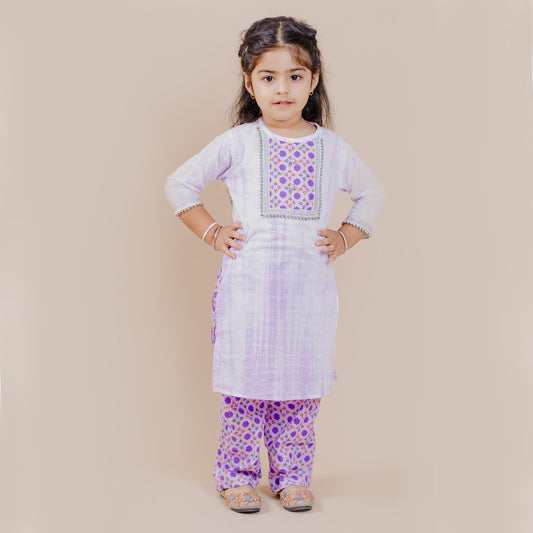 Boho-Chic Tie and Dye Kurta Set with Printed Yoke and Pants