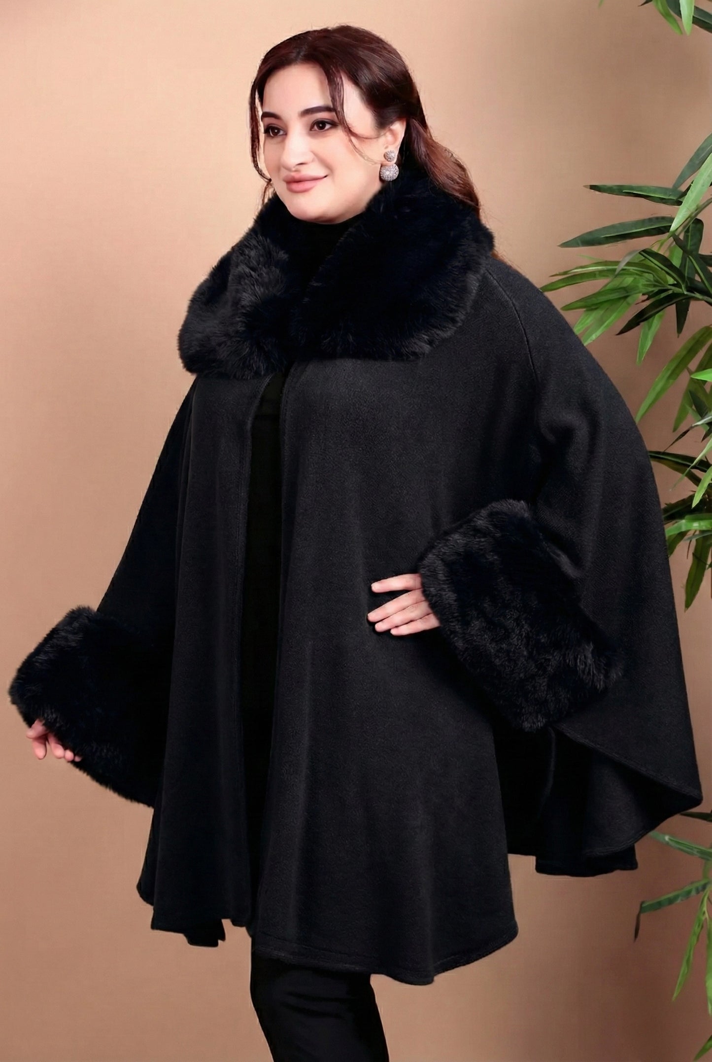 Legant Fur-Trimmed Cape