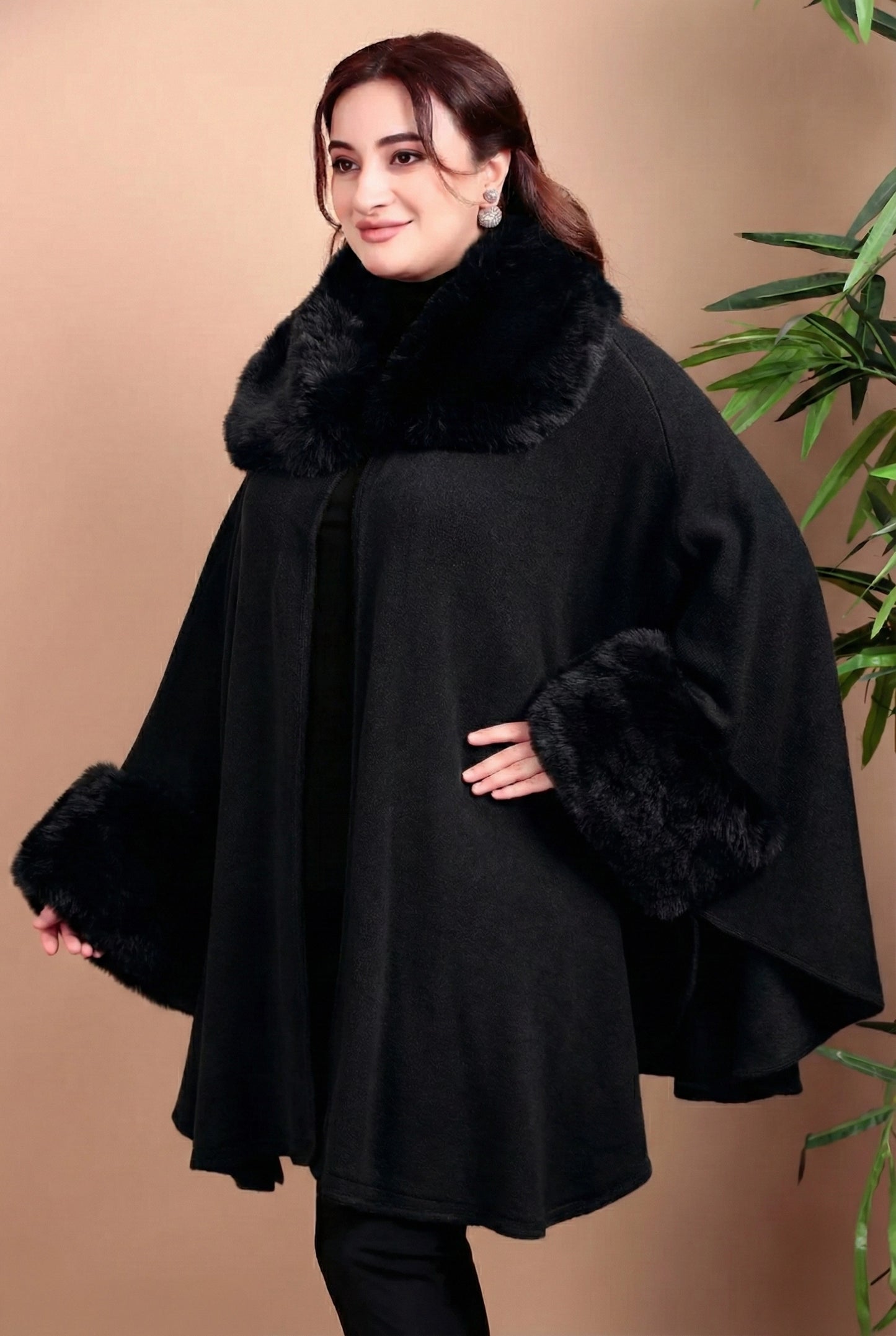 Legant Fur-Trimmed Cape