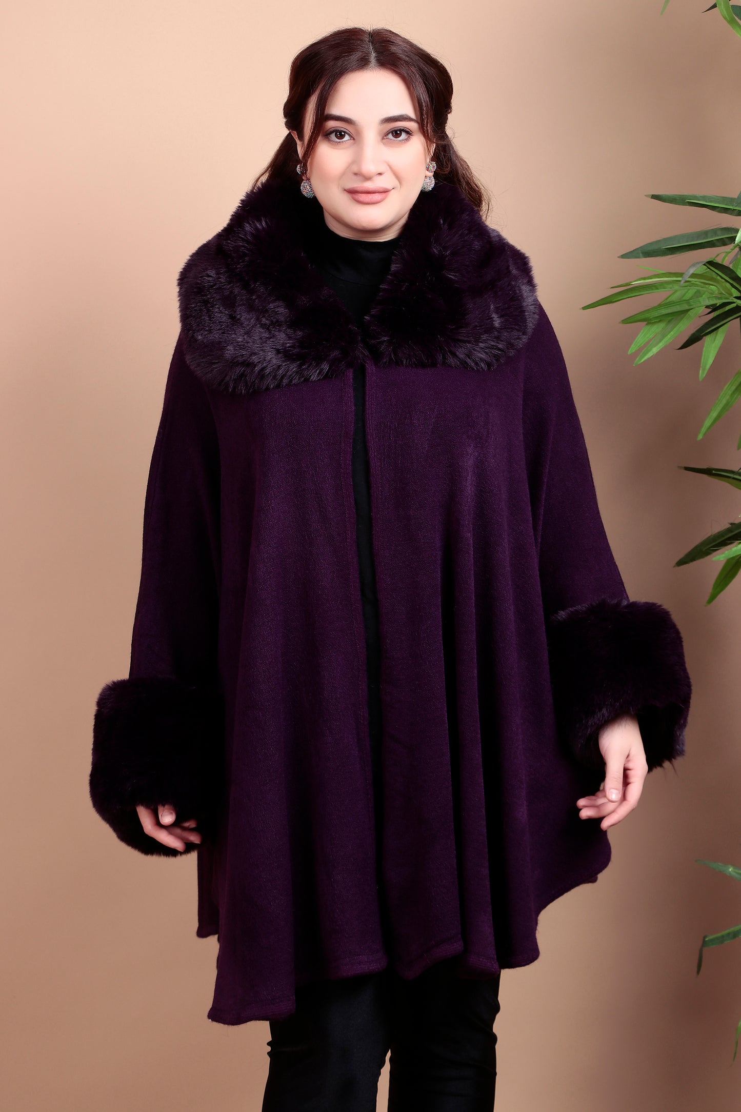 Legant Fur-Trimmed Cape