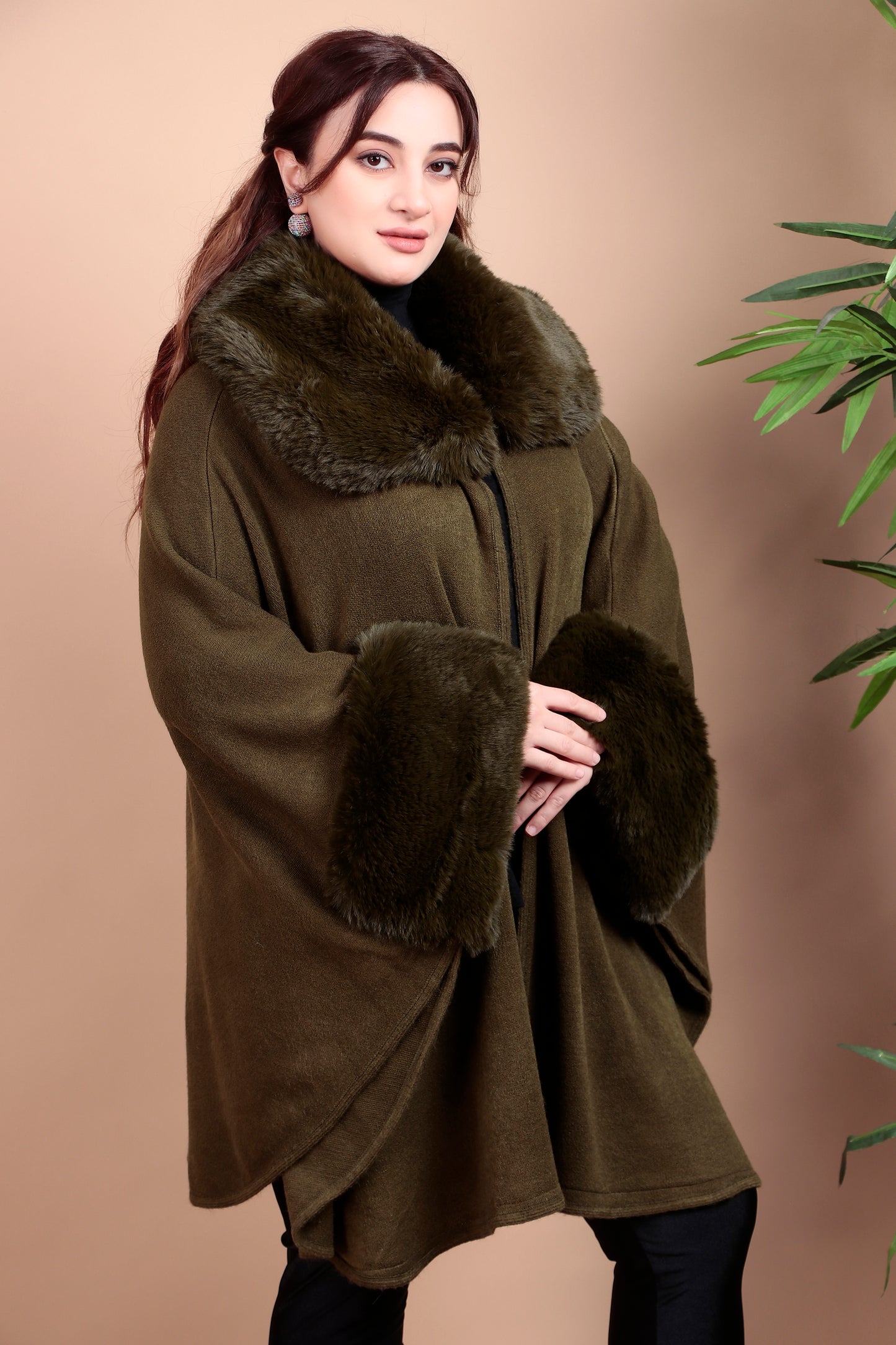 Legant Fur-Trimmed Cape