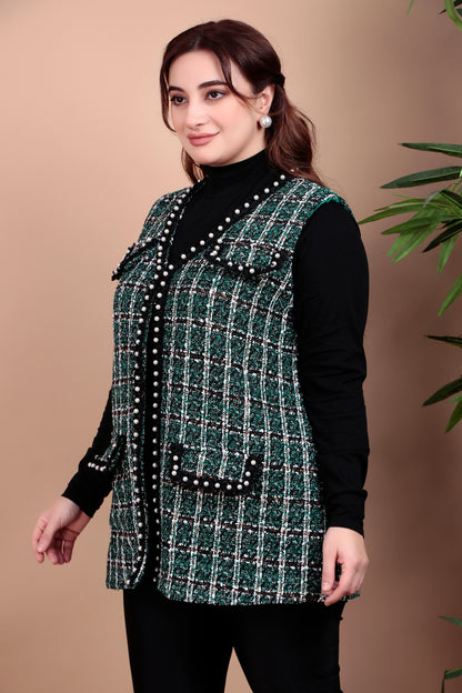 Sleeveless woolen jacket